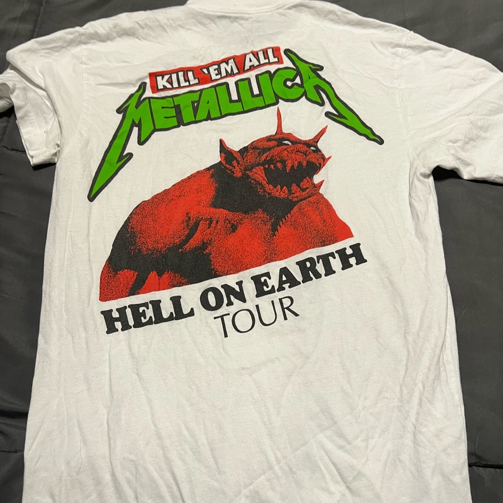 Metallica band shirt